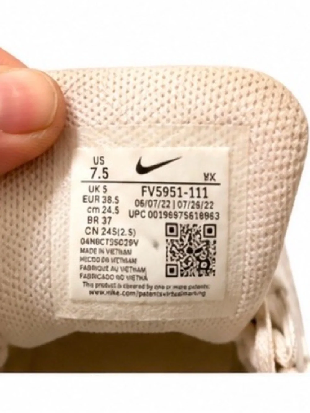 Nike Beige and Off-White Low-Top Sneakers